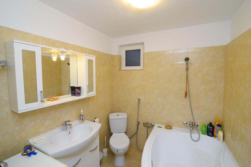 Otopeni Therme Airport Apartment Quarto foto