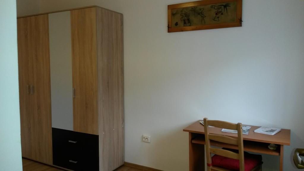 Otopeni Therme Airport Apartment Quarto foto